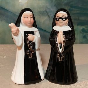✟ Ceramic Nun Salt & Pepper Shakers ✟